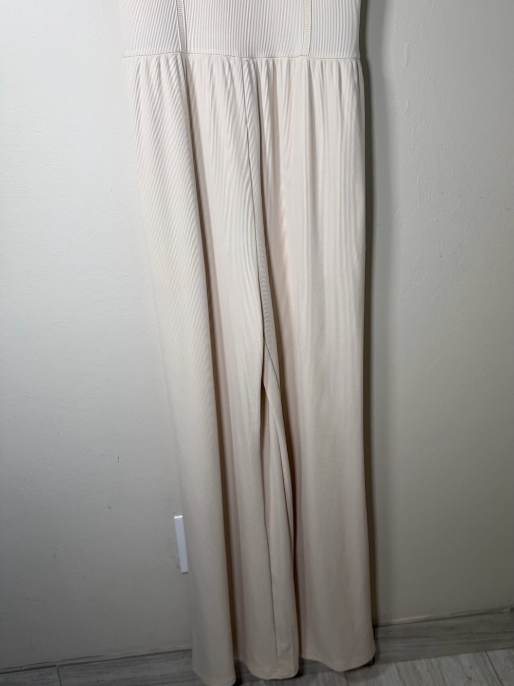 Cider Ivory Sleeveless Wide-Leg Jumpsuit - Picture 4 of 13